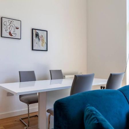 Stunning New 3 Bdr Duplex Wbalcony, East London Lejlighed Eksteriør billede