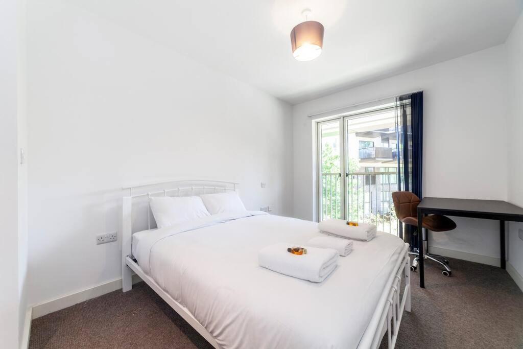 Stunning New 3 Bdr Duplex Wbalcony, East London Lejlighed Eksteriør billede