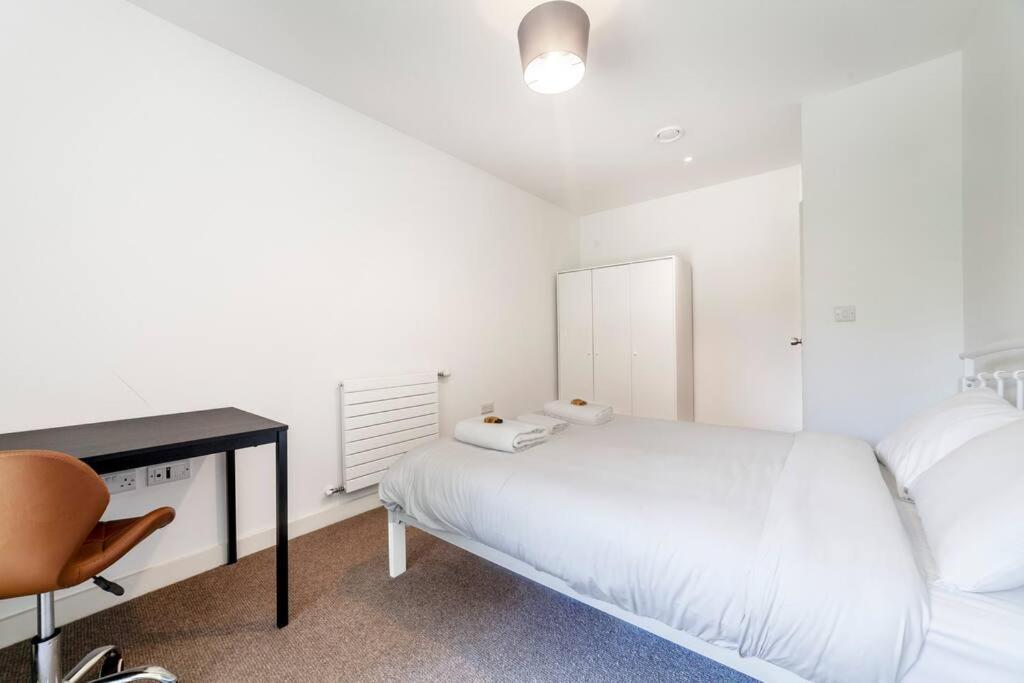 Stunning New 3 Bdr Duplex Wbalcony, East London Lejlighed Eksteriør billede