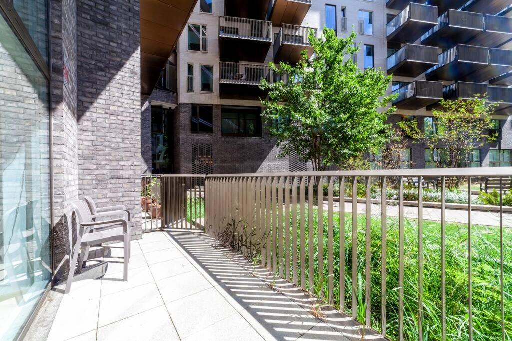 Stunning New 3 Bdr Duplex Wbalcony, East London Lejlighed Eksteriør billede