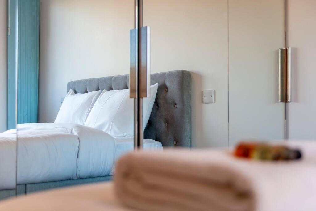 Stunning New 3 Bdr Duplex Wbalcony, East London Lejlighed Eksteriør billede