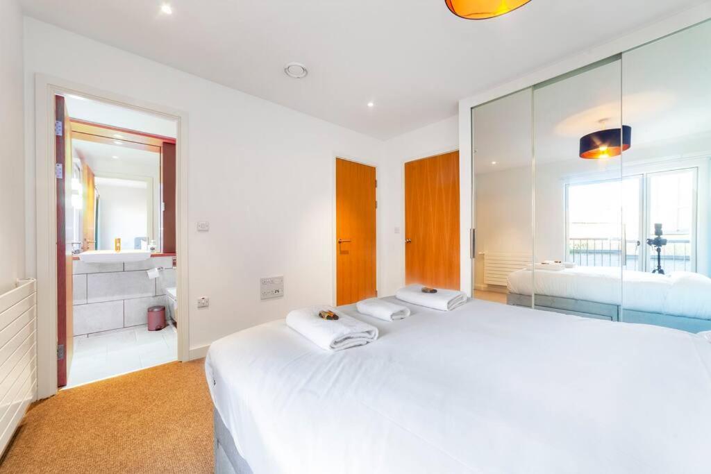 Stunning New 3 Bdr Duplex Wbalcony, East London Lejlighed Eksteriør billede